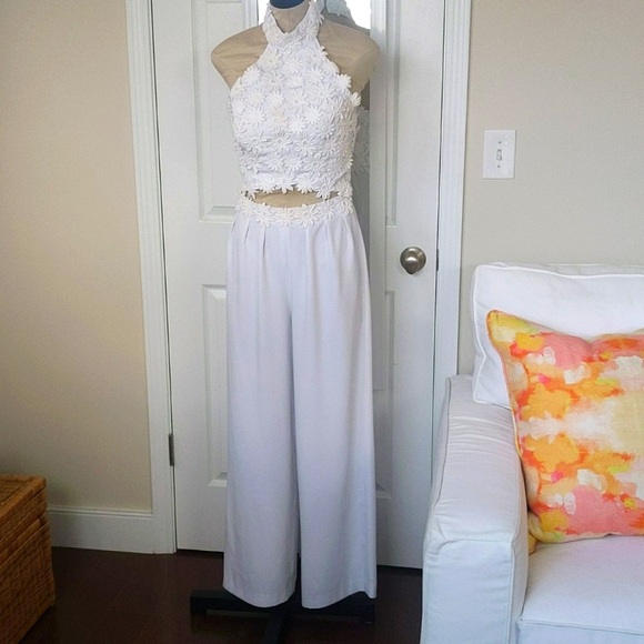 Vintage White Jumpsuit Flower details - Picture 4 of 8